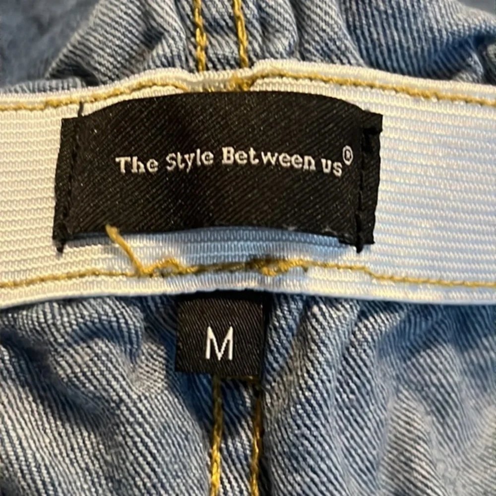 The Style Between‎ Us Women’s Paper Bag Cuffed Denim High Waisted Shorts Sz Med